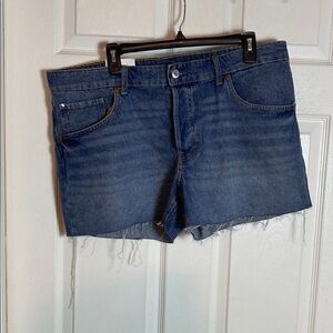 Classic 90’s Boyfriend Blue Denim Jean Shorts Low Waist Size 16